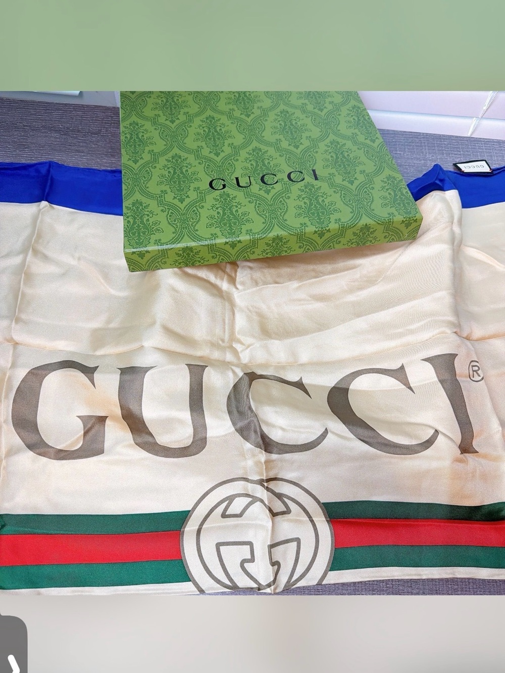 Gucci Scarf. New with COA